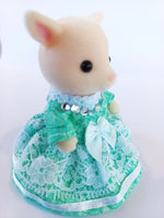 sylvanian families mothers dress green and white.Side front view.