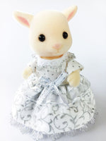 sylvanian mothers dress silver and white front veiw