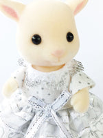 sylvanian mothers dress silver and white close-up view